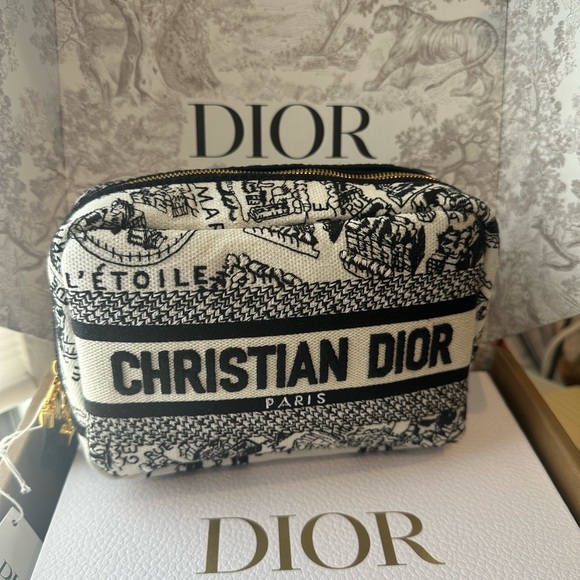 Christian Dior Embroidered Toile Pouch (Map de Paris) - Picture 2 of 15